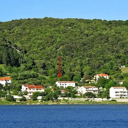 House In With Terrace, W-lan Holiday home *