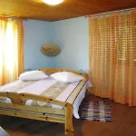 House In With Terrace, W-lan * سوبيتارسكا دراغا