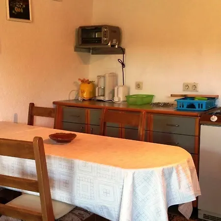 House In With Terrace, W-lan * سوبيتارسكا دراغا